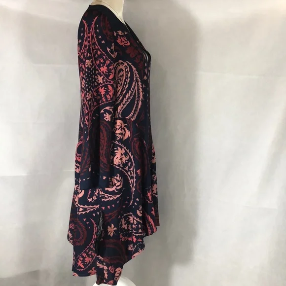 Copy = NWT= BCBG MAXAZRIA TUNIC , Size M , Navy Combo . - Picture 8 of 8